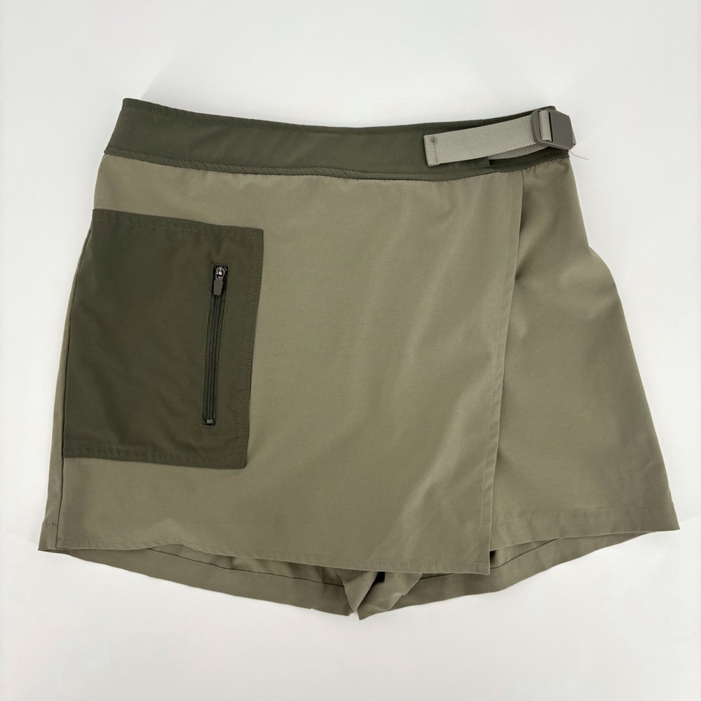 Sierra Designs Khaki Two-Tone Cargo Skorts, Small